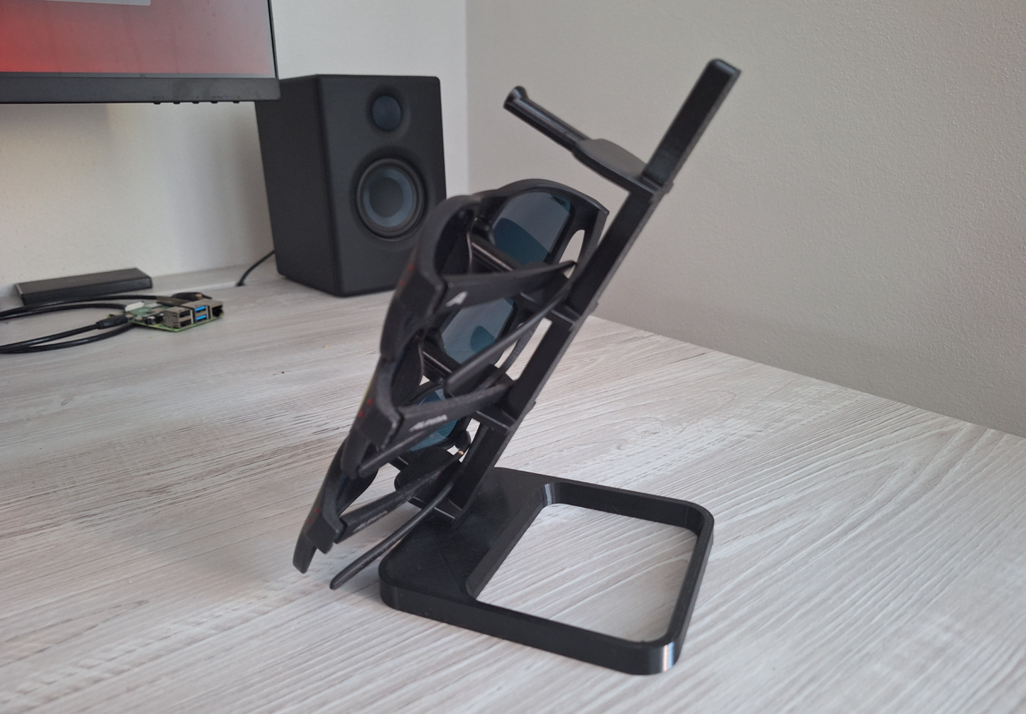 حامل النظارات 👓