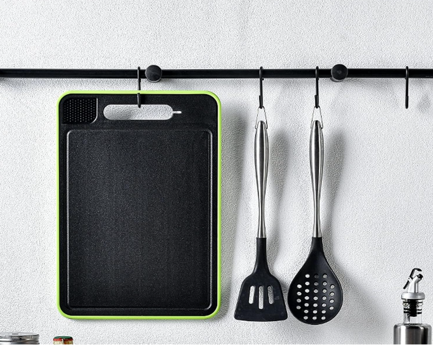 لوح إذابة سريعة للدجاج و اللحوم المتجدة+ تقطيع الخضر و الفواكه + جهة خاصة ترابي فيها الثوم + تمضي المواس