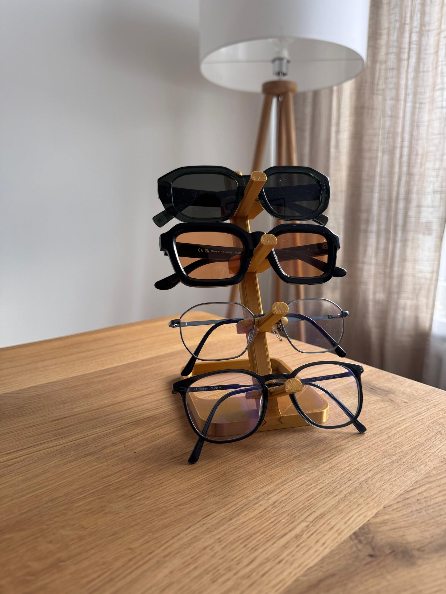 حامل النظارات 👓